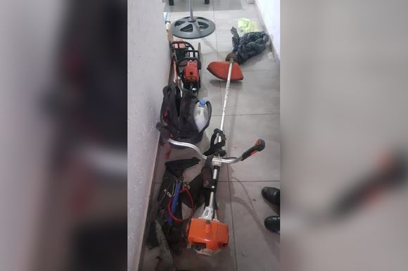 Hallaron herramientas y celulares sustraídos, ocultos en una zona rural