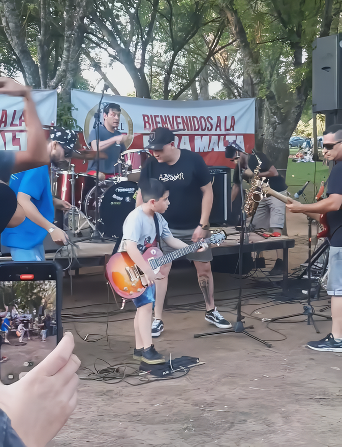 Ciro, de 9 años, cosechó aplausos en el escenario menor.