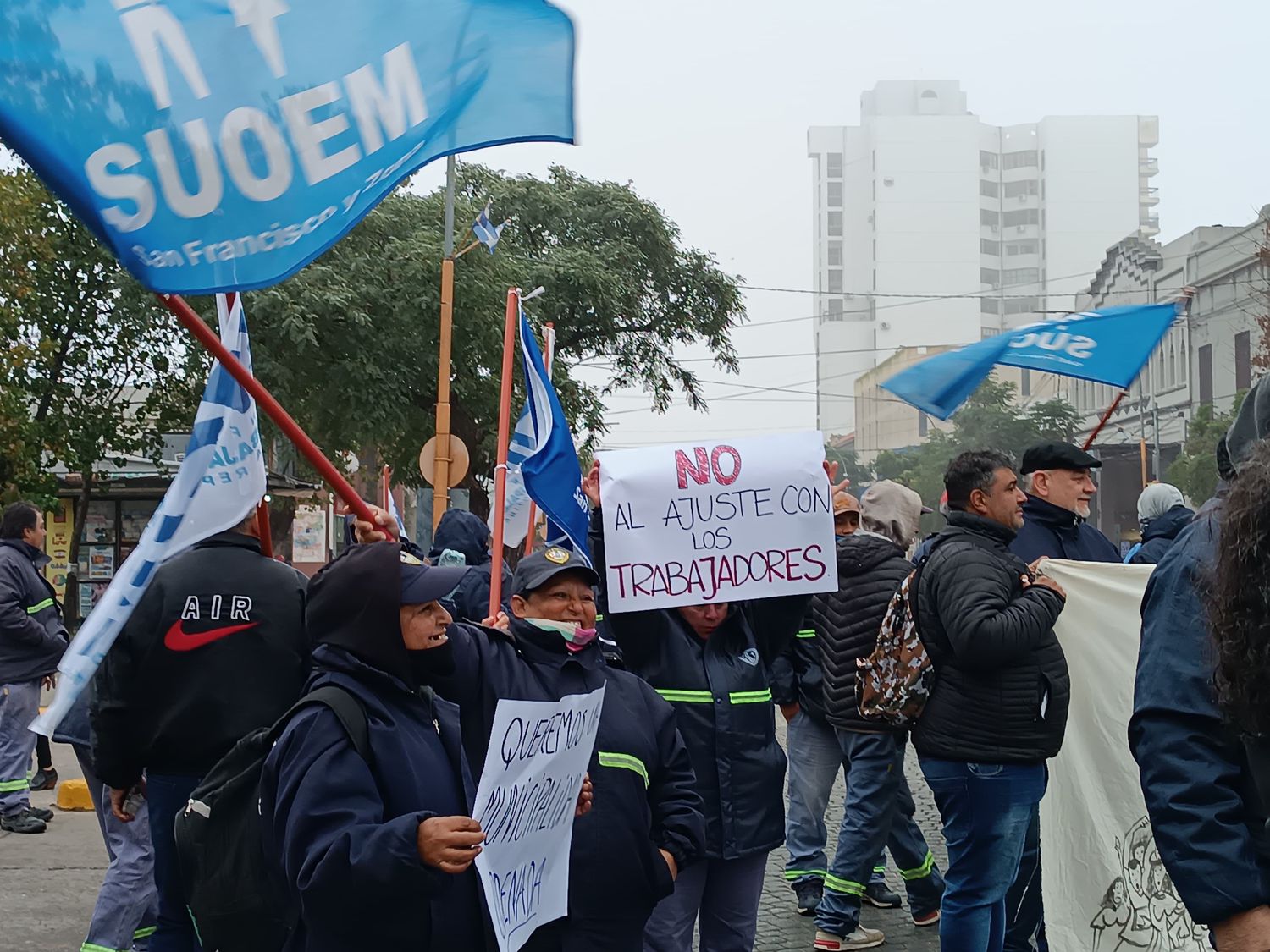 Escala el conflicto: empleados municipales marcharon por las calles de San Francisco