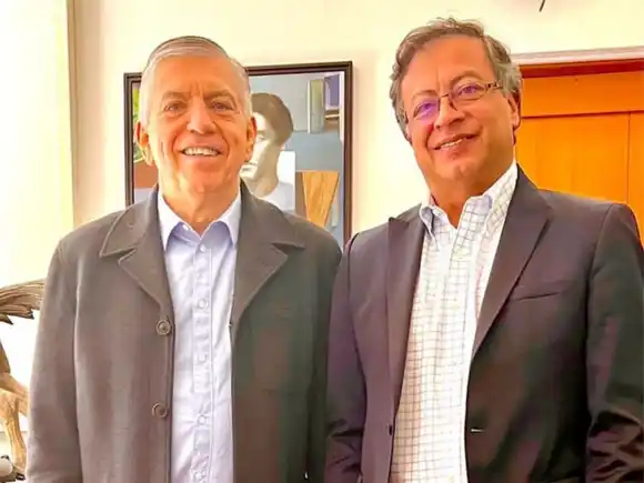 Los liberales que se fueron con Petro volvieron con el expresidente Gaviria