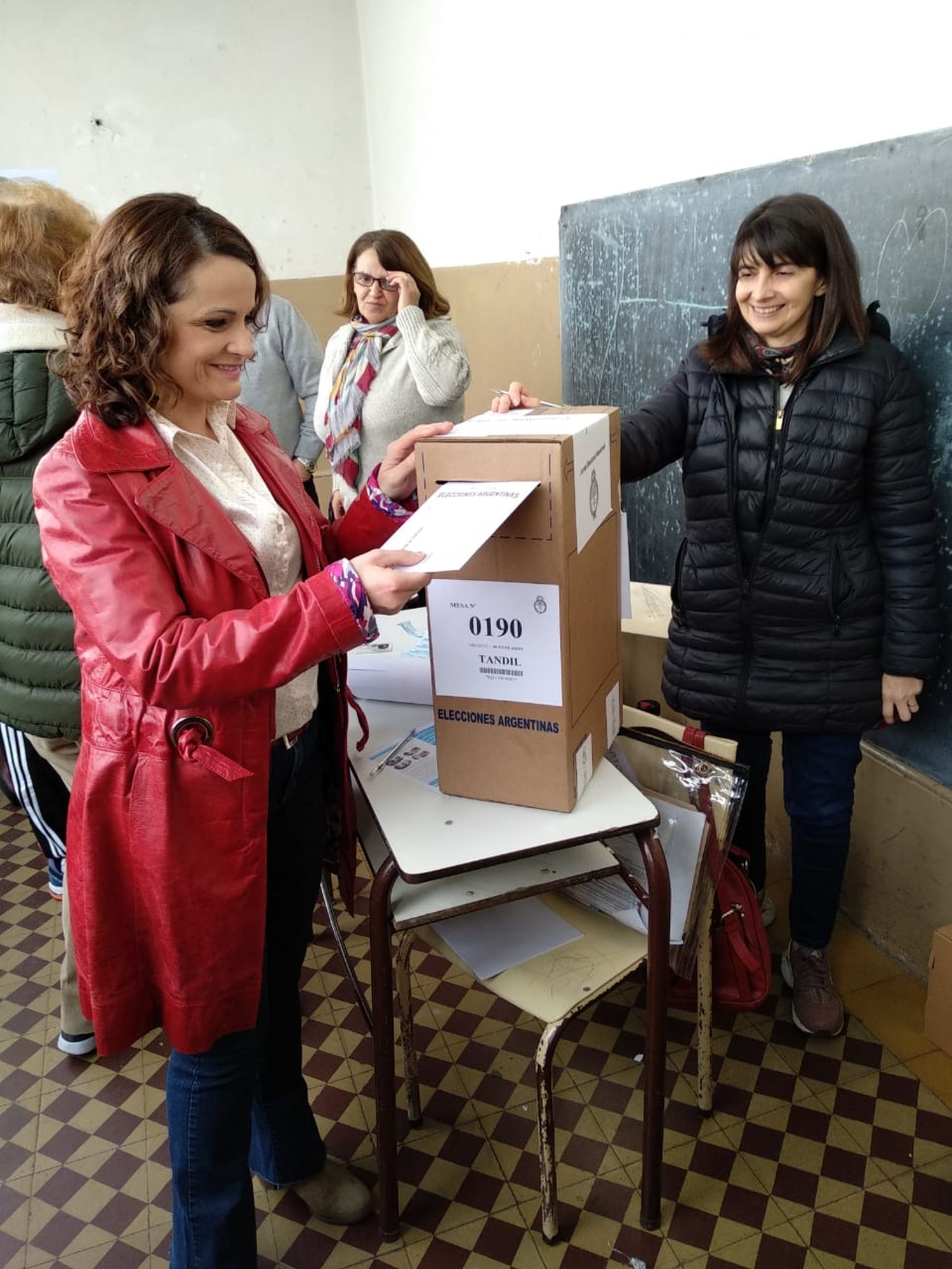 Votó Andrea Almenta y resaltó que se siente "orgullosa" de la propuesta presentada