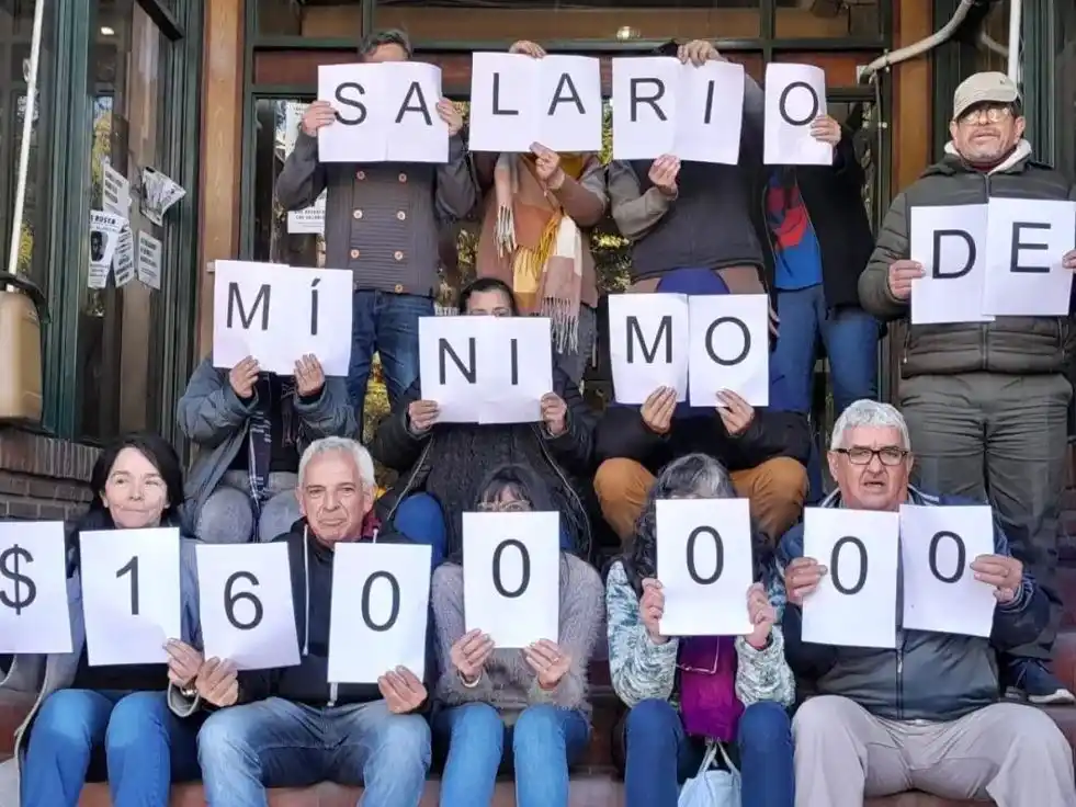 Piden al Gobierno provincial un salario mínimo de 1,6 millones de pesos