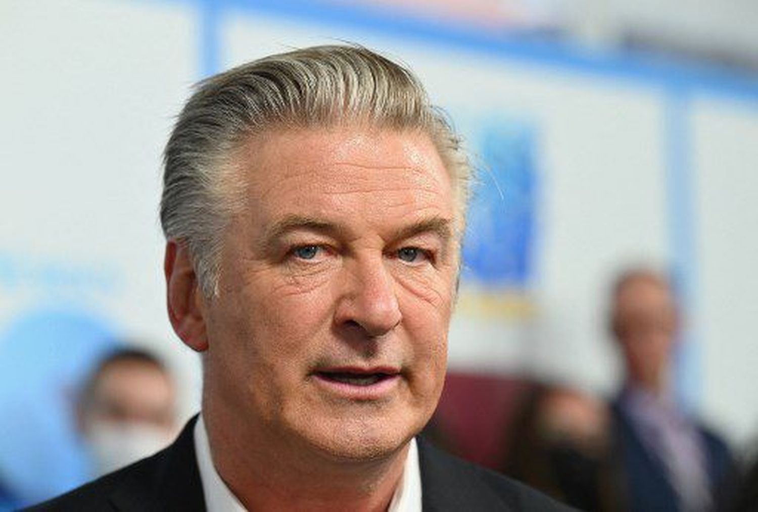  Alec Baldwin y la armera de Rust fueron demandados. Foto AFP.