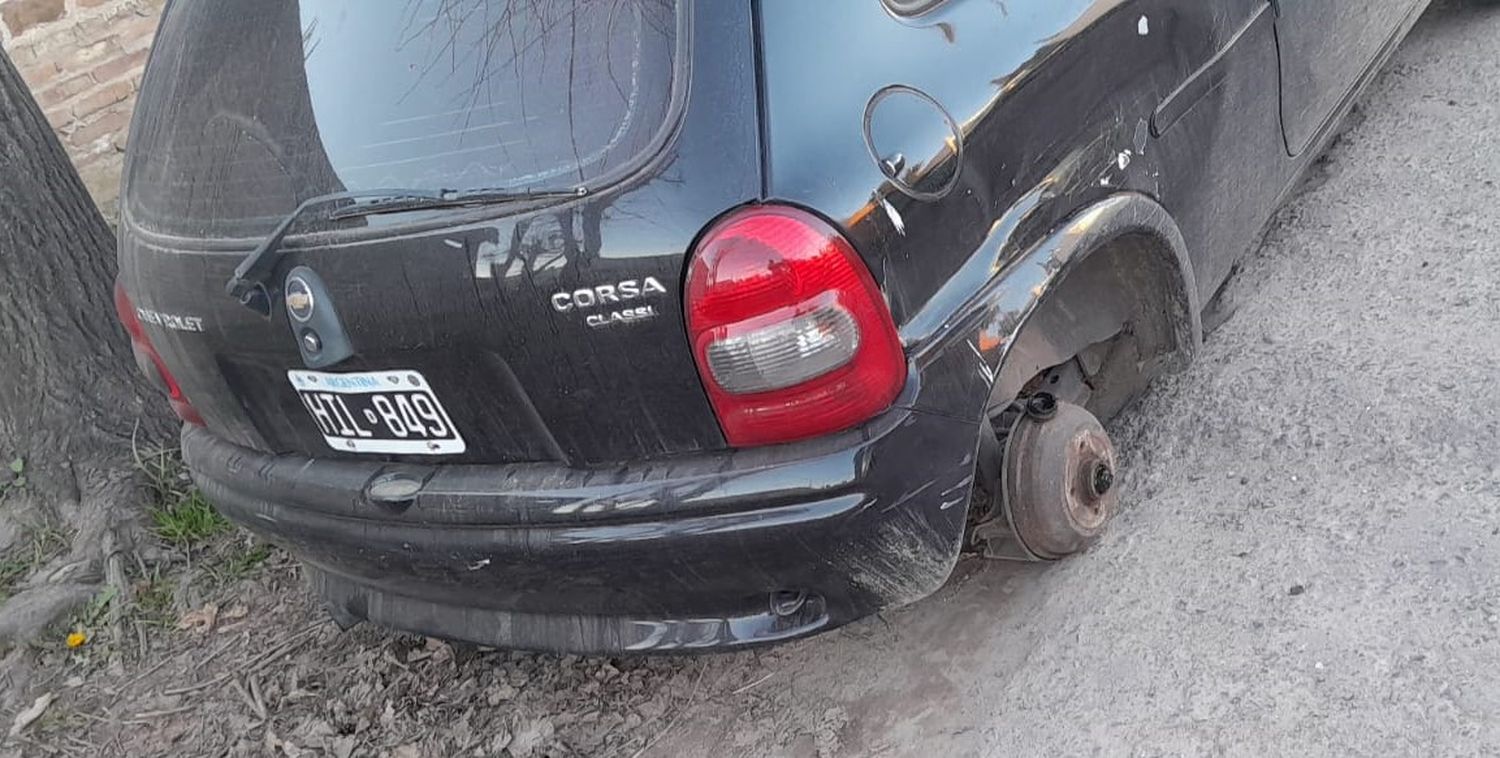 Llegaron los “roba ruedas” para accionar en algunos barrios de la ciudad