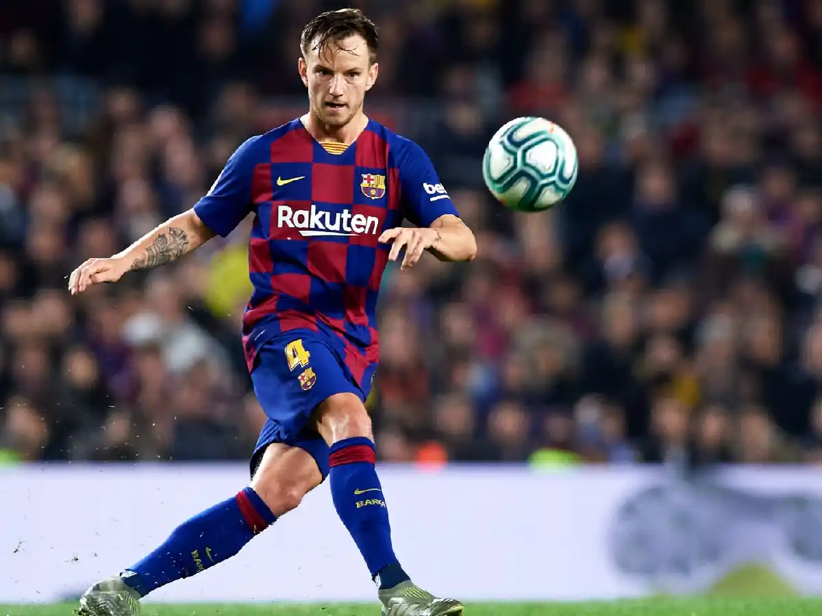 "Yo no soy una bolsa de papas", aclara el croata Rakitic a la dirigencia de Barcelona