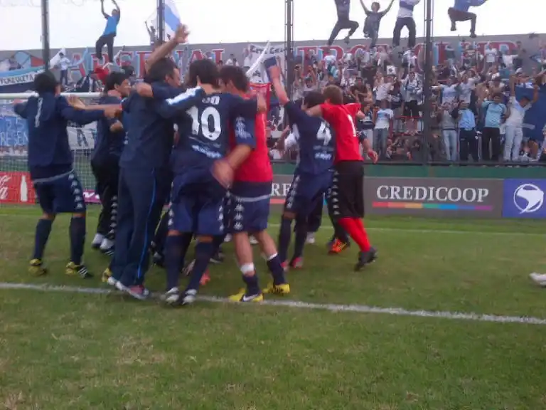 El Lobo entrerriano hizo historia y está en cuartos de la Copa Argentina