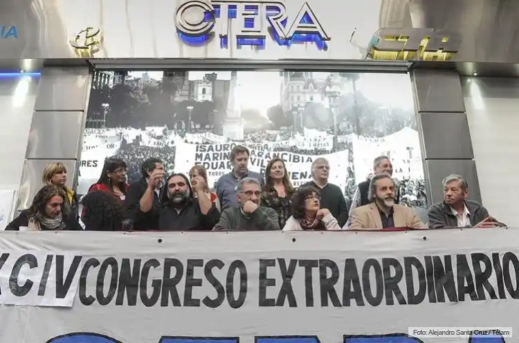 Docentes irán a un paro nacional el 24 de agosto