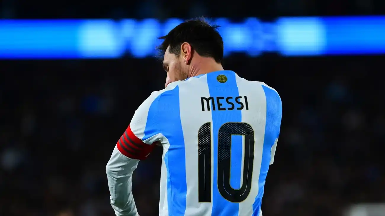 Messi va por varios récords