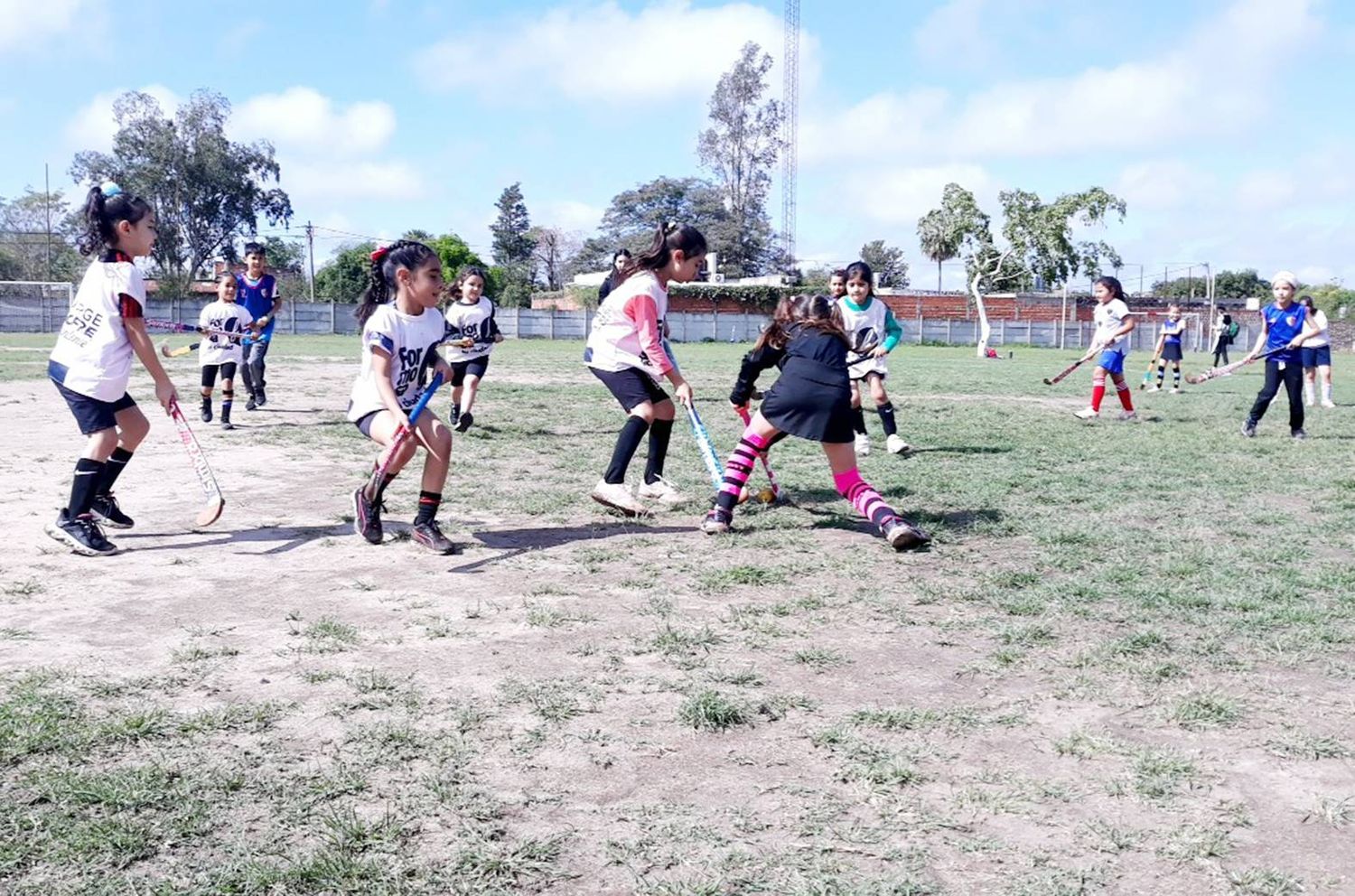 La Escuela Municipal participó en un
encuentro deportivo en el club AME