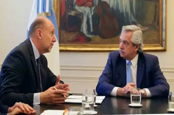 Perotti se reunió con Fernández por el regreso de las clases presenciales y pidió respiradores e insumos para sumar camas