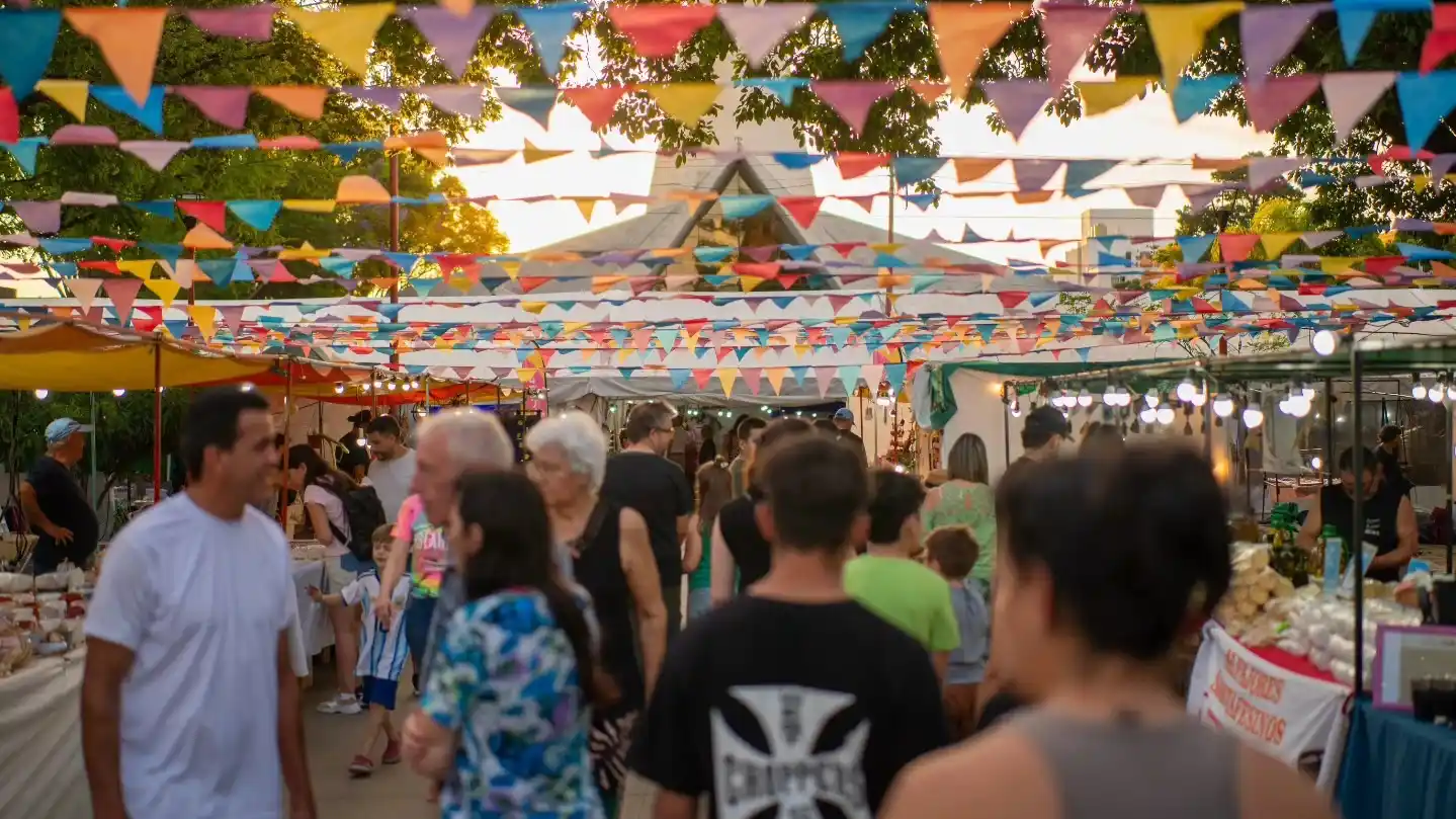 feria de artesanos y emprendedores arroyito