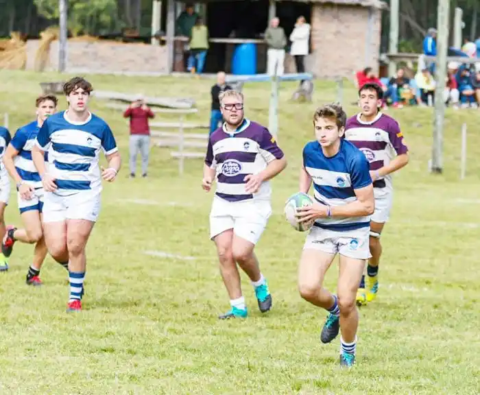 Las juveniles de Salto  Grande derrotaron a Curiyú