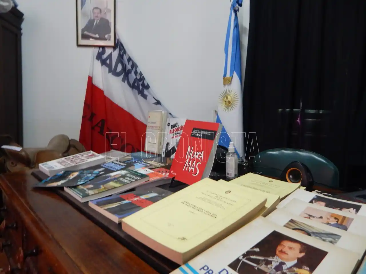 Una muestra para promover los principios y valores democráticos de Raúl Alfonsín