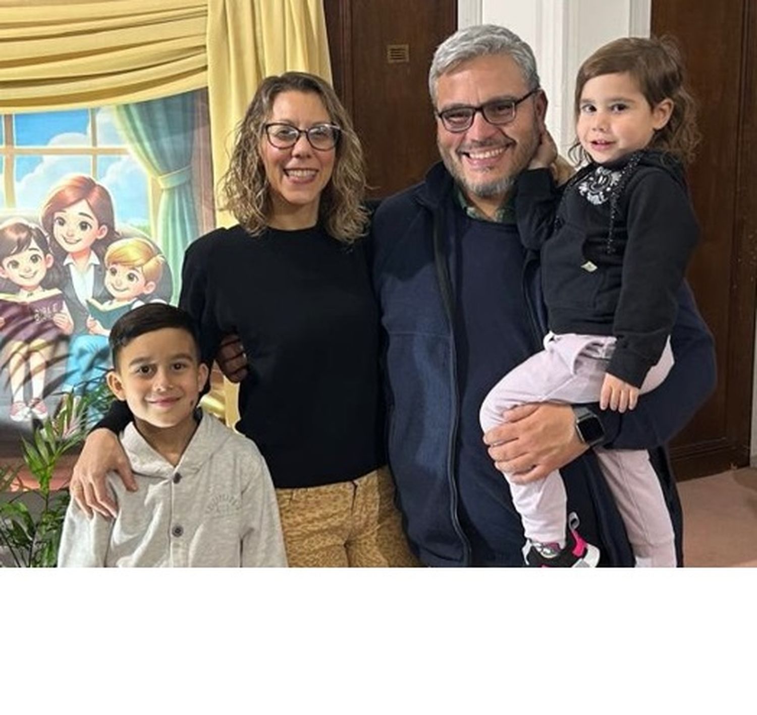 Priscila y Fernando Junto a sus hijos