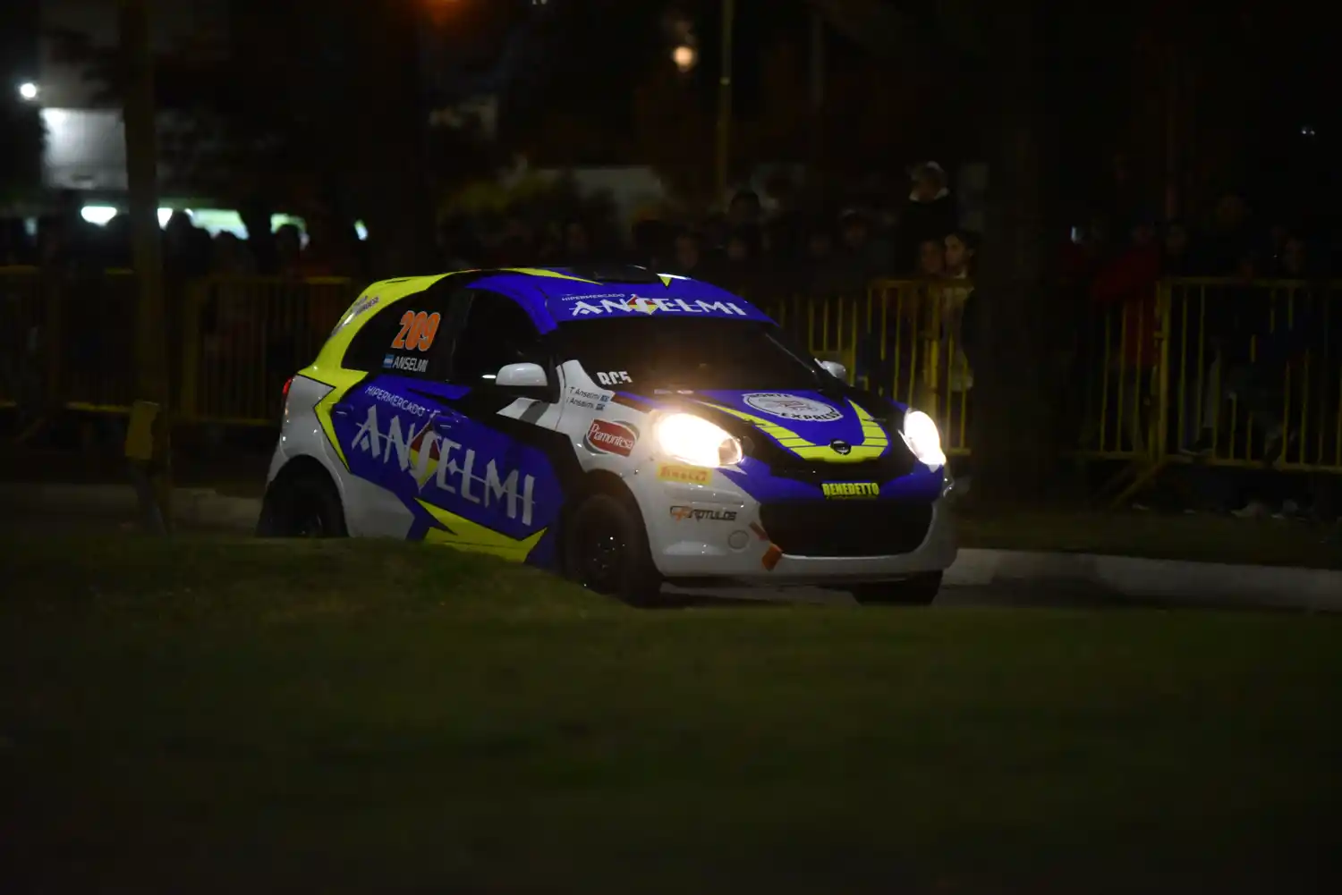 Ante una multitud, el binomio Klus/Klus se quedo con la general.