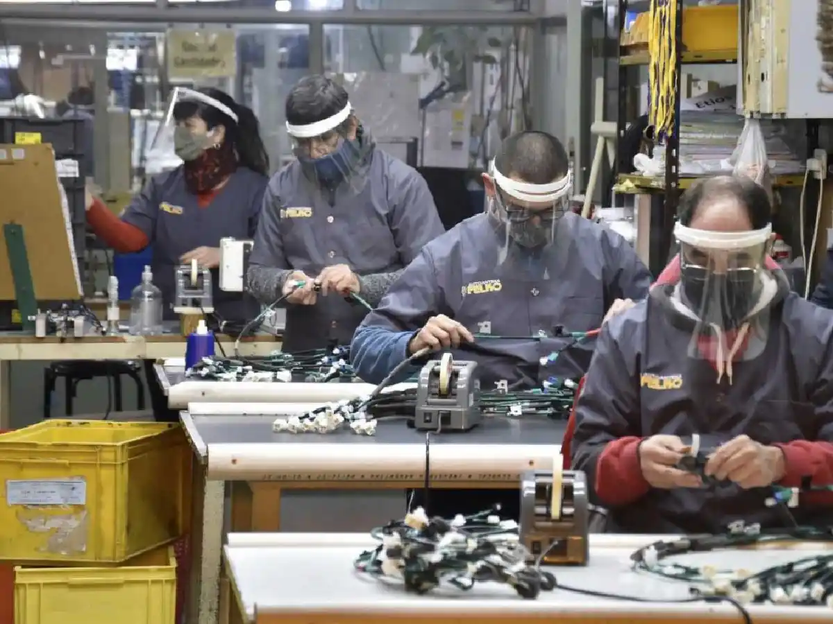 Cerca del 40% de las empresas cerrará este año con más empleados que en 2020