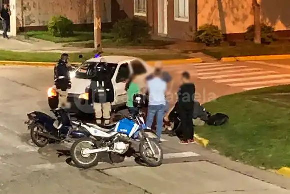 Otro accidente en las calles de la ciudad: un motociclista terminó hospitalizado