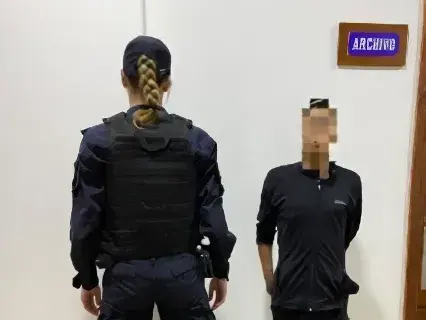 La mujer fue aprehendida y trasladada a la Comisaría.