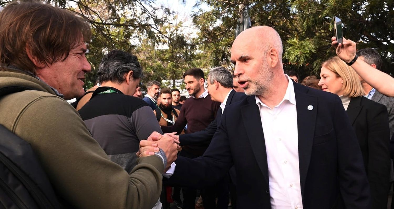 El precandidato presidencial también estuvo acompañado de los venadenses Lisandro Enrico y Leonel Chiarella.