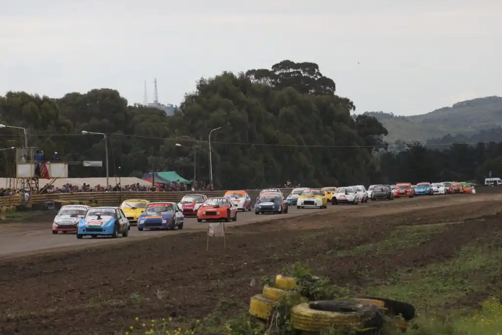 Pilotos y máquinas del Turismo Sport 1850