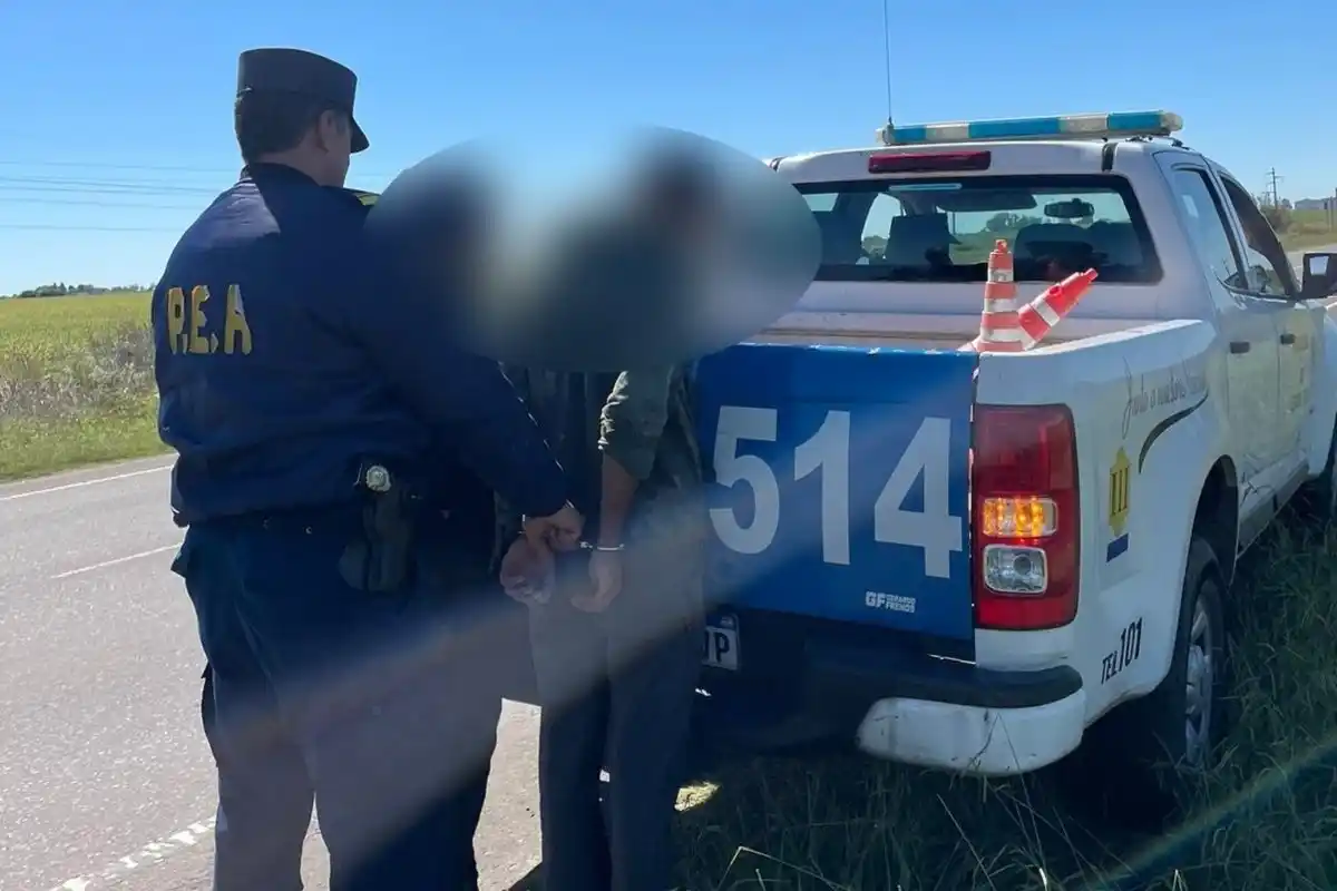 Cuchilla Redonda: atraparon a dos hombres que se robaban accesorios de las vías