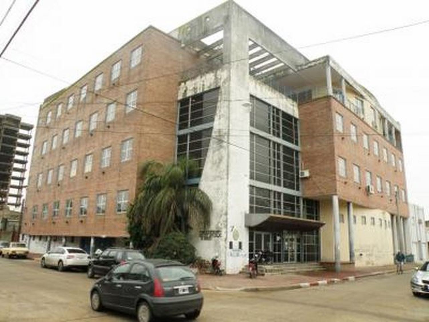 Instituto Leloir y Artes Visuales regresan al Complejo Educativo
