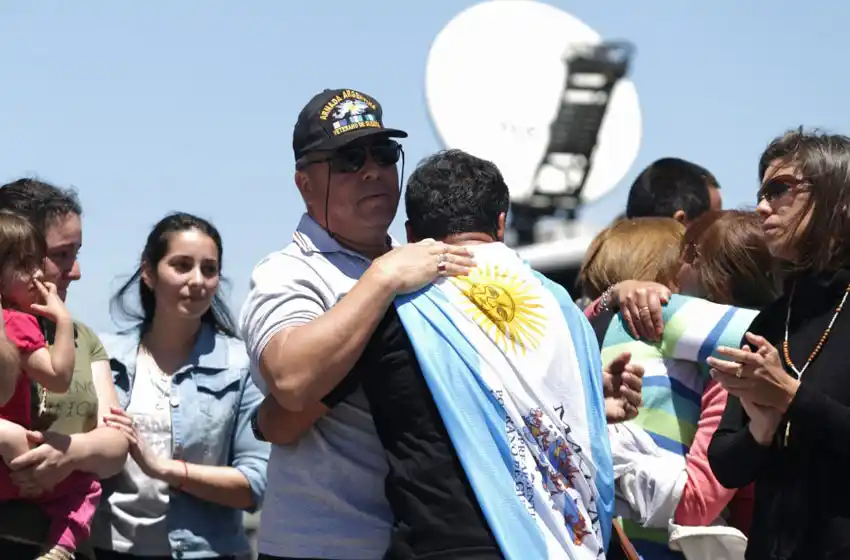 Cientos de marplatenses apoyaron a los familiares de los tripulantes