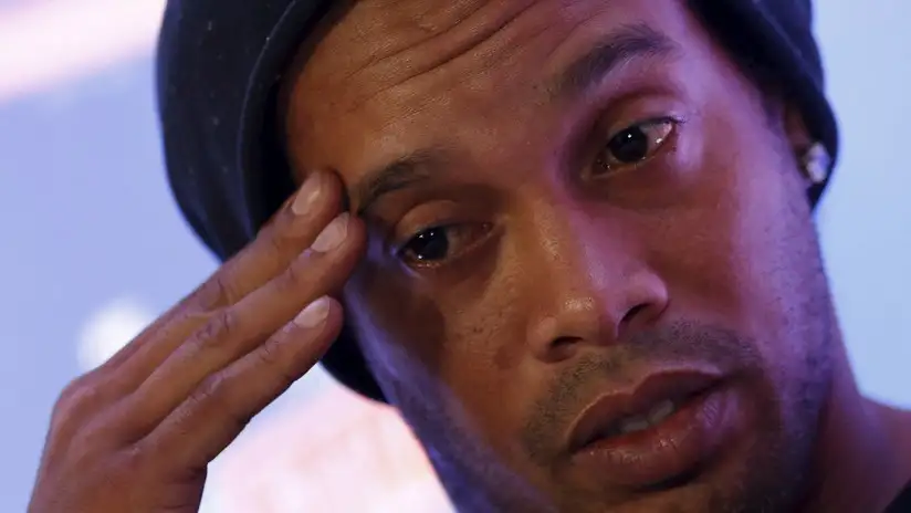 Embargaron a Ronaldinho, pero sólo encontraron siete dólares en sus cuentas