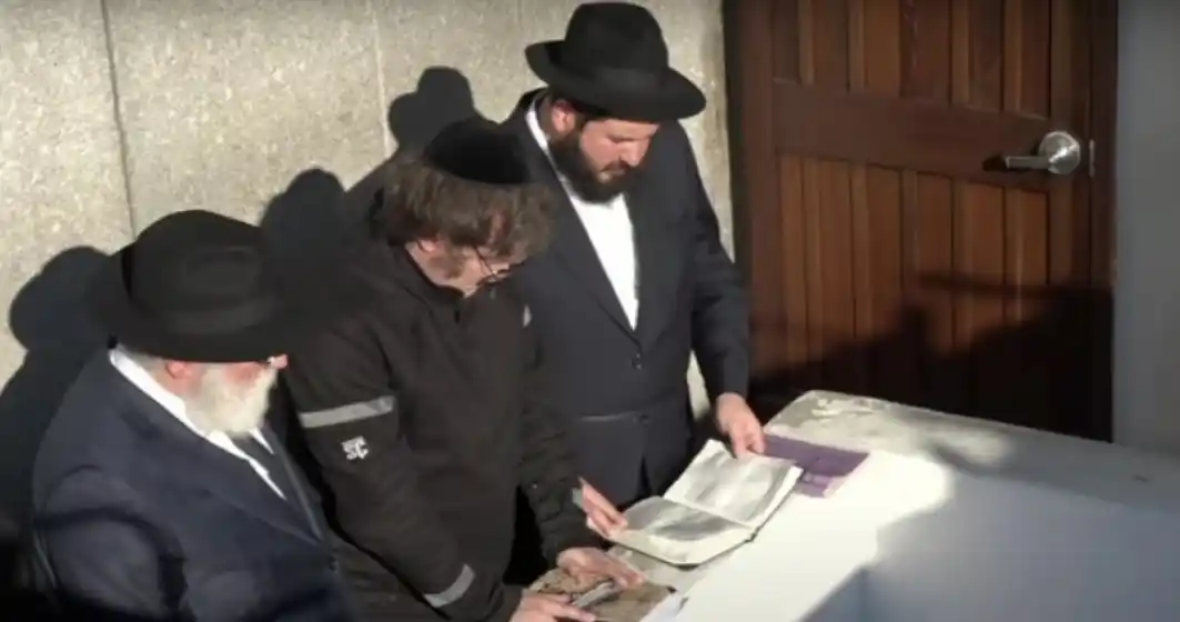 Primera parada de Milei en Estados Unidos: visitó la tumba del “rebe de Lubavitch” en Nueva York