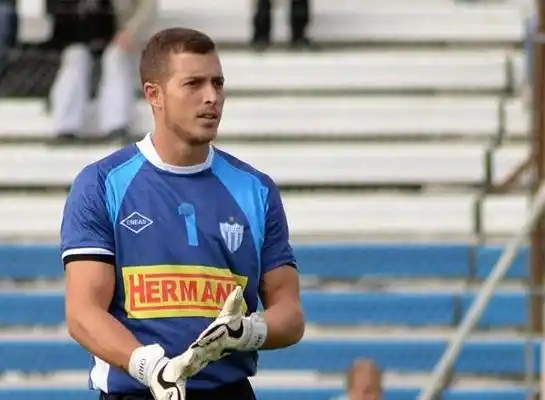 Emilio Rébora se incorporó a Sportivo Las Parejas