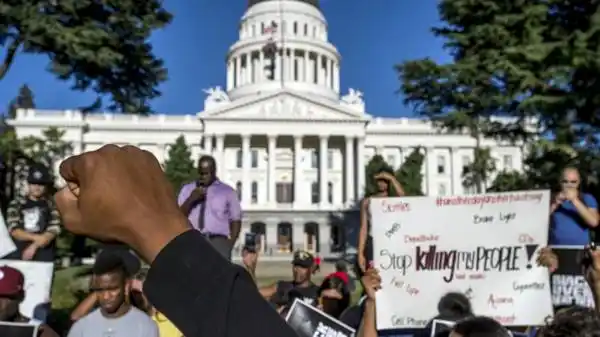 Nuevas protestas contra la violencia policial en todo Estados Unidos