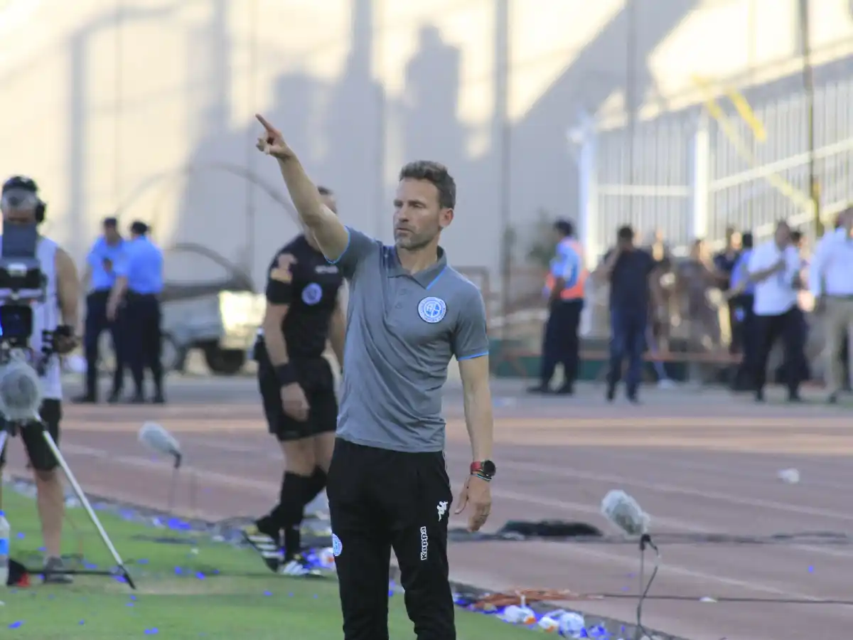 Lucas Bernardi anunciará este martes su salida como técnico de Belgrano