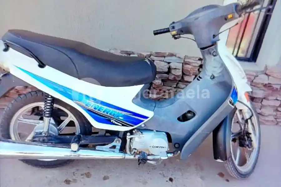 Robaron una moto y dejaron una bicicleta en su lugar