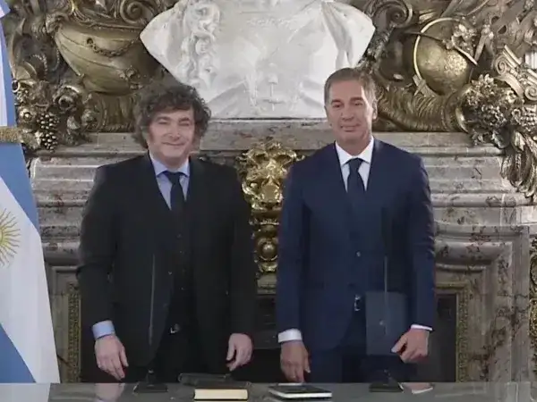 "Tenemos un presidente que tiene una convicción, una decisión y una vocación enorme de que el argentino no vuelva al derrotero del desastre", sostuvo el nuevo jefe de Gabinete