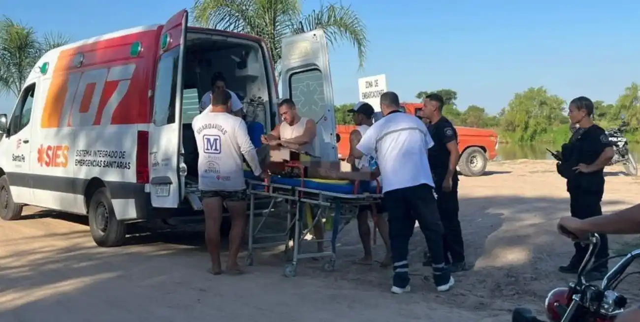 En un heroico rescate, guardavidas y civiles le salvaron la vida a un hombre en el Río Coronda