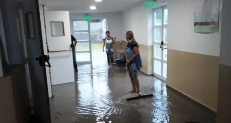 Temporal: secundaria 11 y primaria 4 suspendieron las clases y la fiesta de egresados