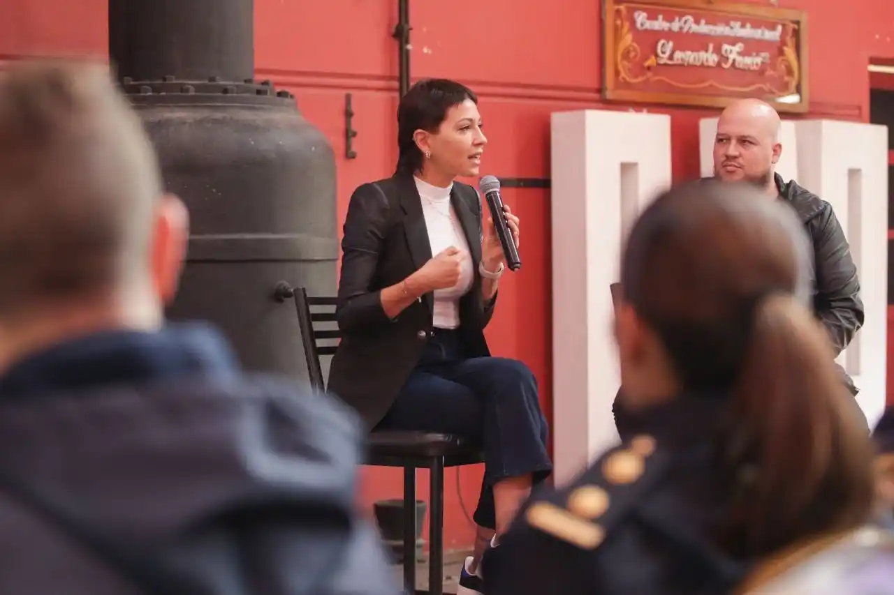 Intendentes acusan a Caputo de querer “ahogar” a los municipios tras nueva resolución sobre tasas