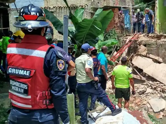 Colapso de un puente en BARUTA deja varios lesionados, entre ellos dos menores