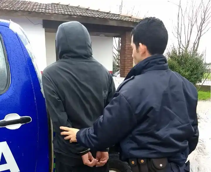 Lo detuvieron cuando estaba a punto de robar en una casa