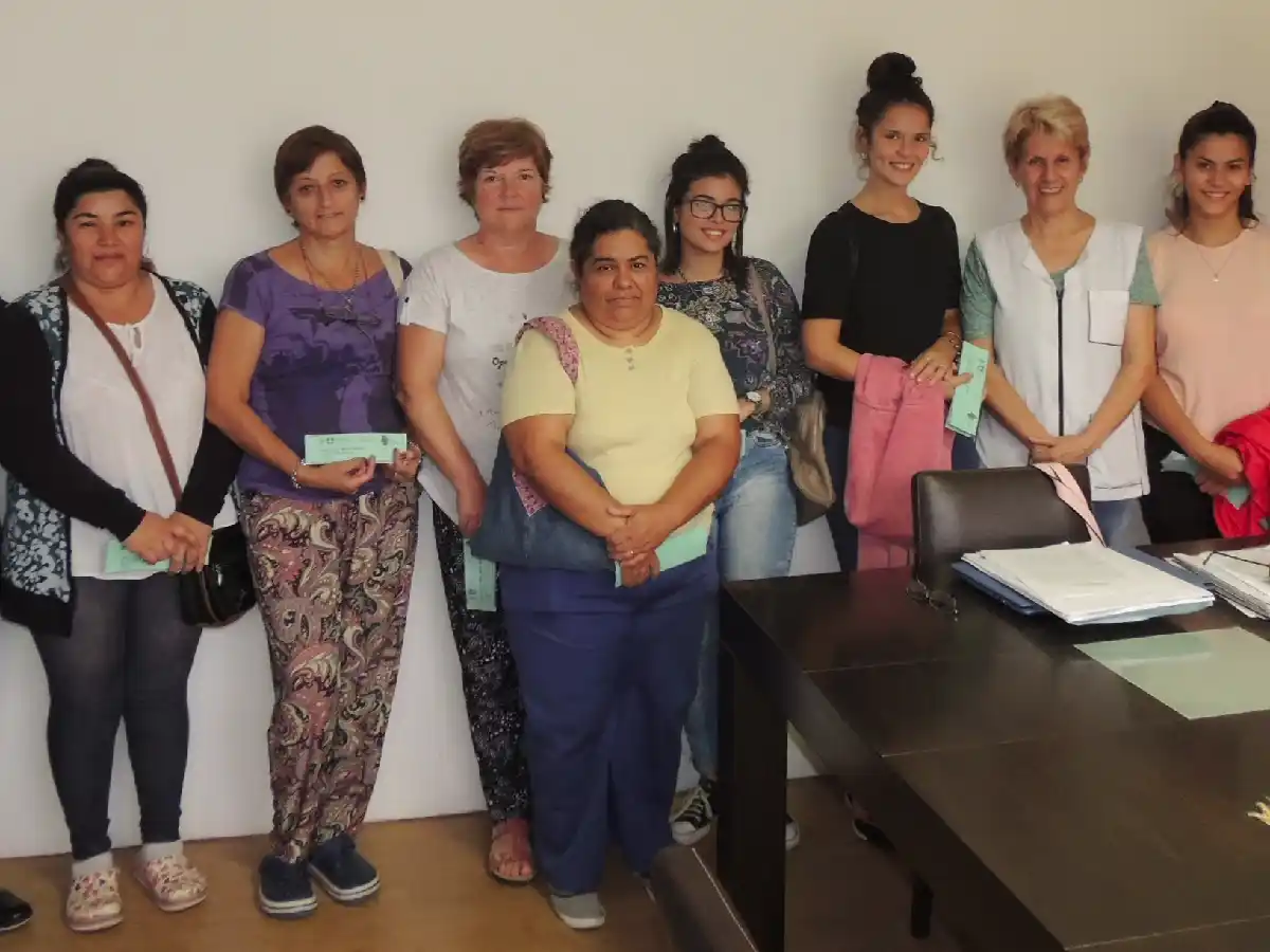 Devoto: municipio entregó 97 becas Mubi 