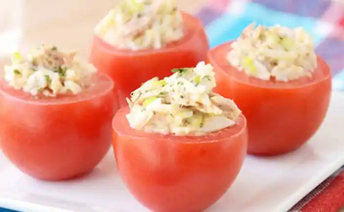 Tomates rellenos de atún 