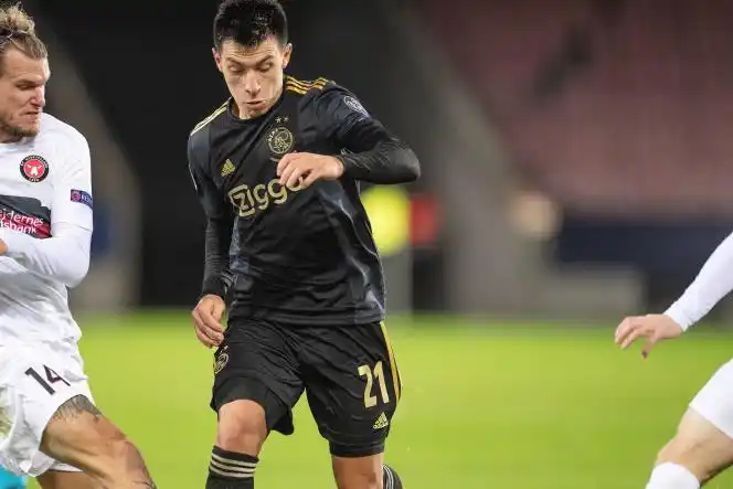 Lisandro Martínez, el defensa argentino muy ocupado