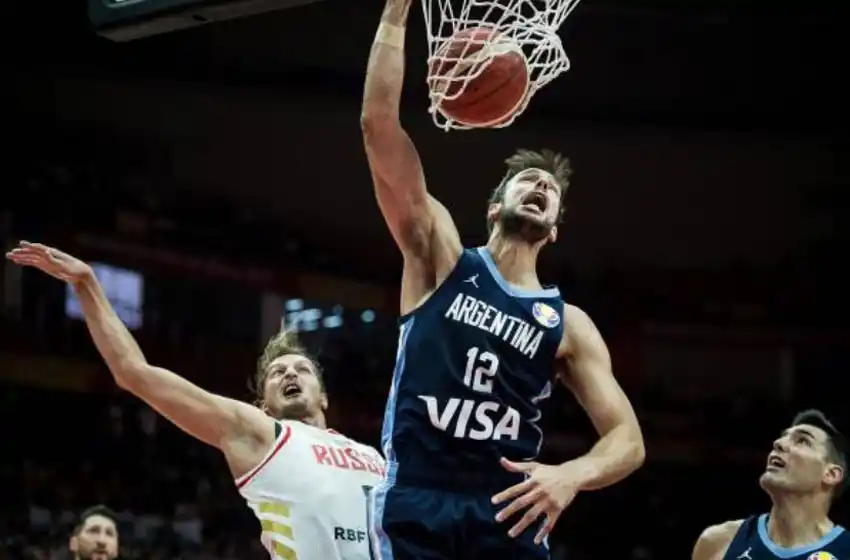 Argentina sacó adelante un duro partido y quedó primera en el Grupo