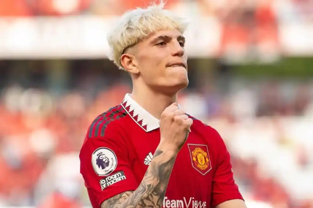 El delantero argentino hizo su debut en el Manchester United en abril de 2022