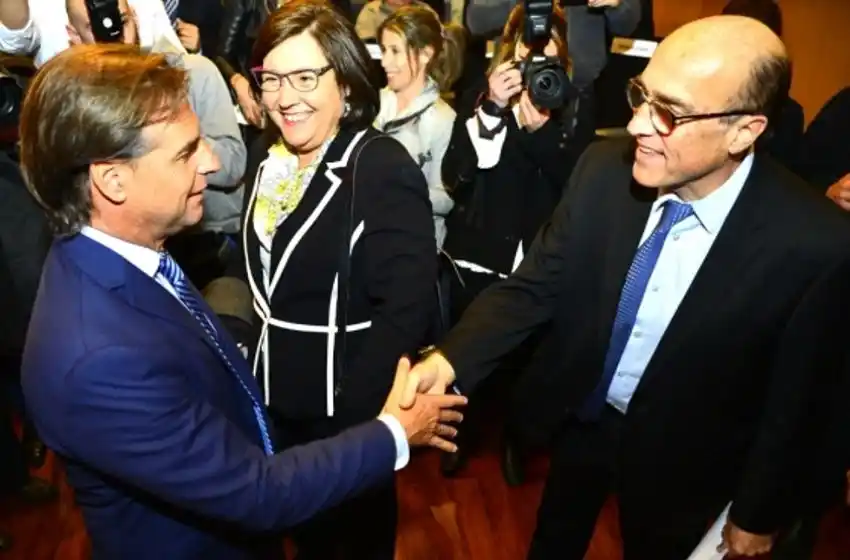 Uruguay define su gobierno entre Martínez y Lacalle Pou