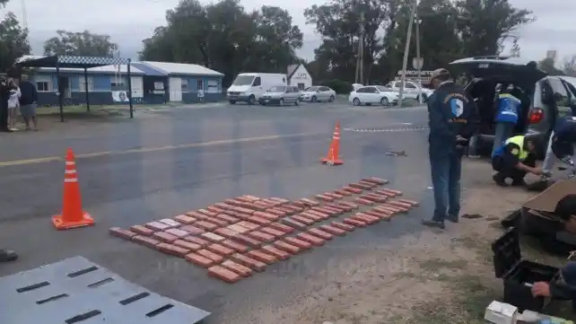 Encontraron 160 kilos de marihuana en el doble fondo de una camioneta