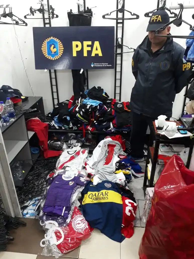 Avellaneda: Secuestraron mercadería trucha valuada en más de 300 mil pesos