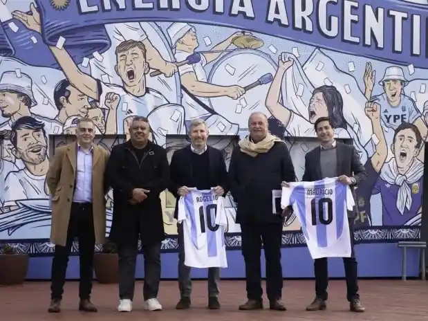 Rogelio Frigerio se juntó con "Chiqui" Tapia en el predio de la AFA