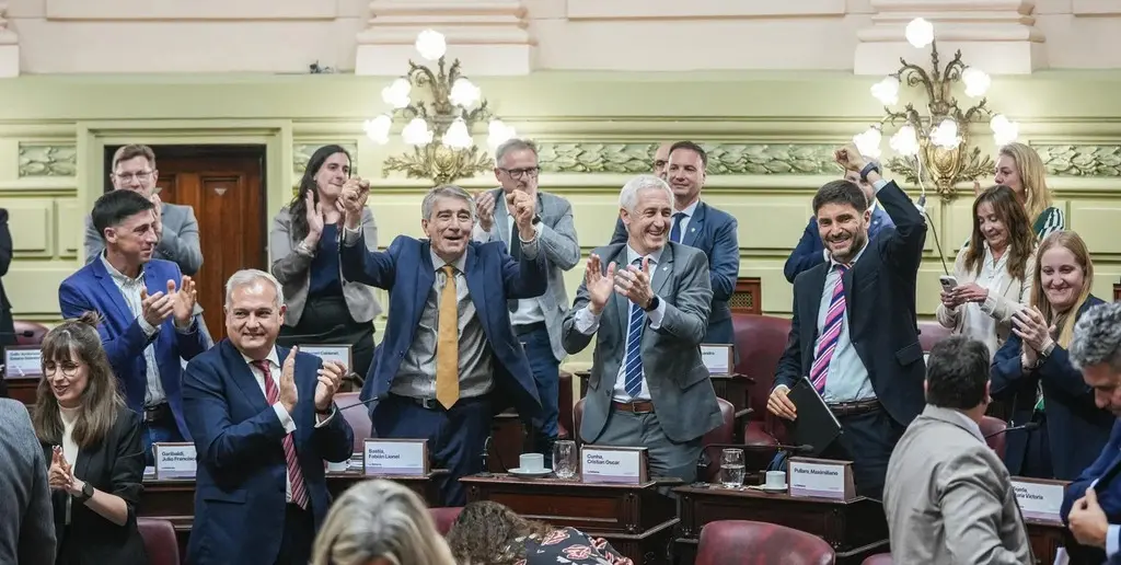 El undécimo plenario votó en general y en particular.