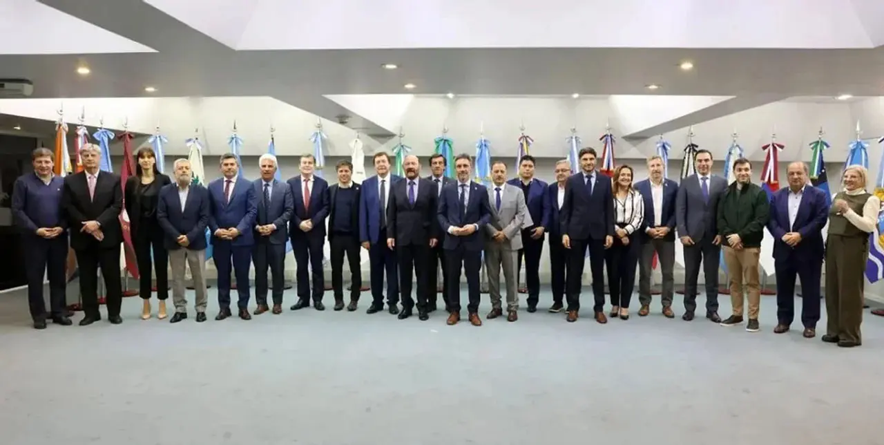 Gobernadores se unen contra el Gobierno y presentan un proyecto para cambiar la coparticipación de impuestos